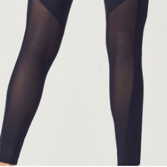 NWOT- Fabletics Rocha Legging - XS - Picture 4 of 4